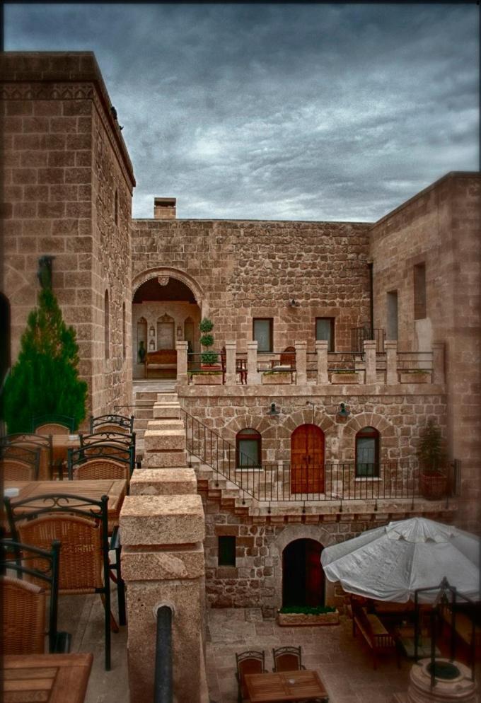 Kasr-I Nehroz Hotel Midyat Exterior photo